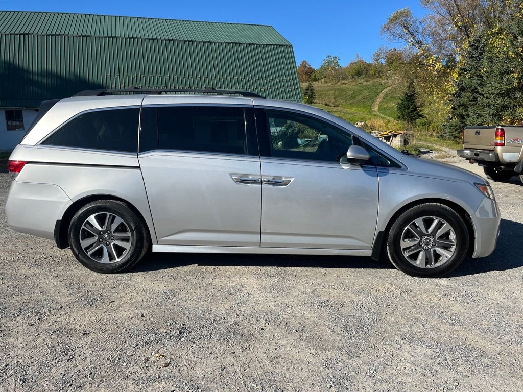 2014 Honda Odyssey Touring photo 4