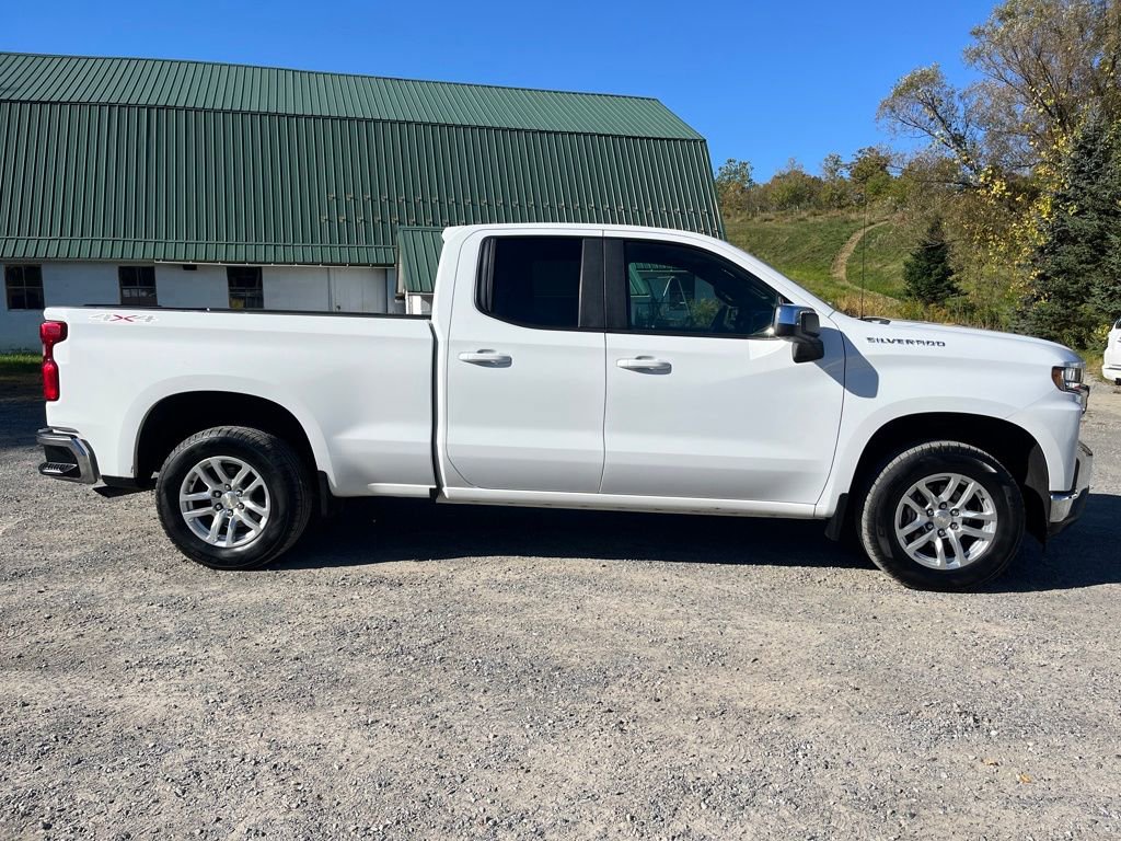 2019 Chevrolet Silverado 1500 LT photo 3