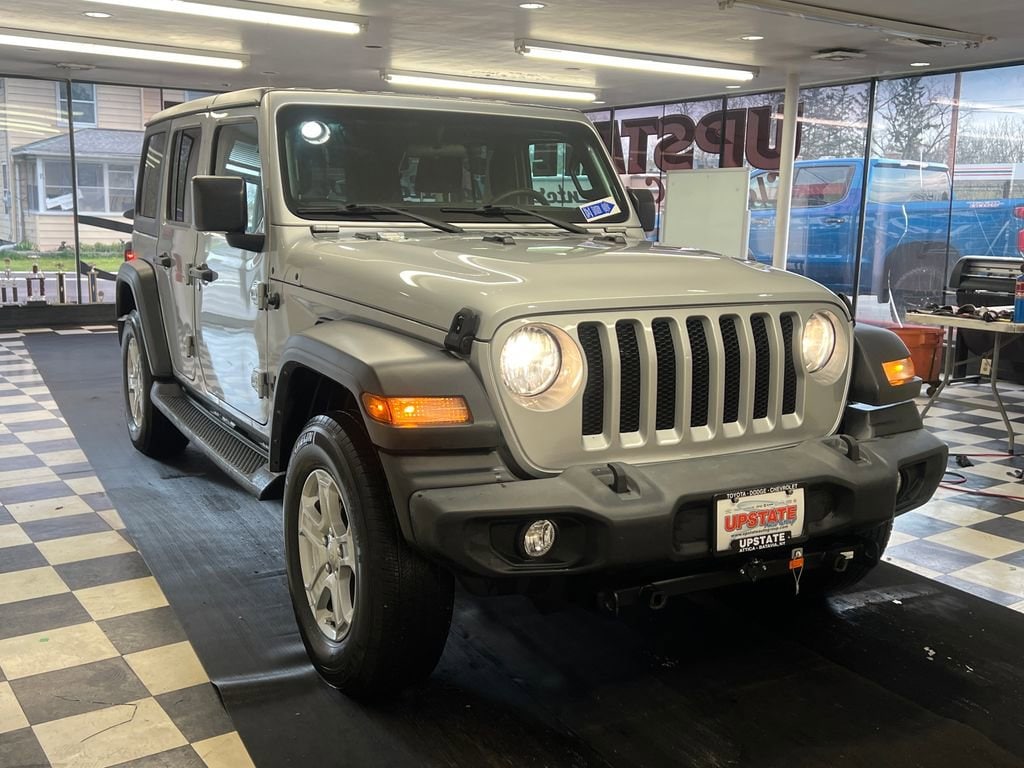 2023 Jeep Wrangler Sport S's photo