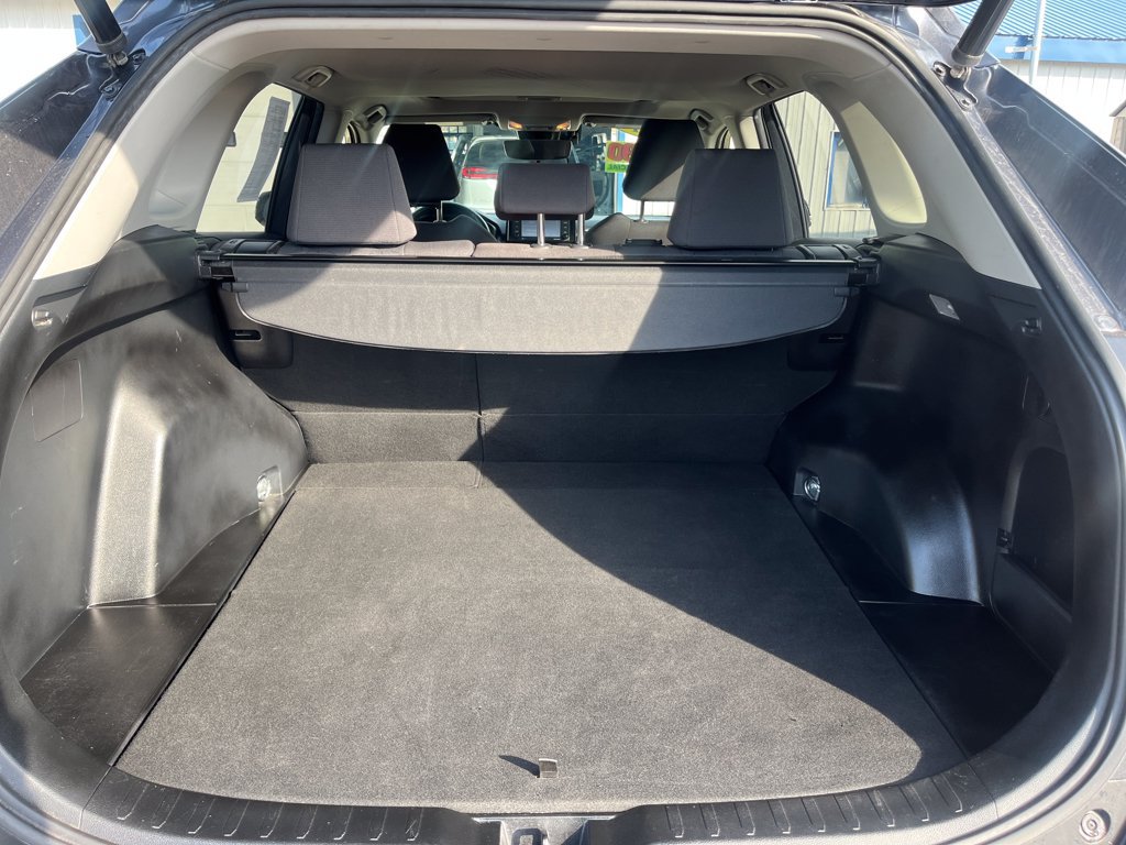 2021 Toyota RAV4 XLE - Photo 36