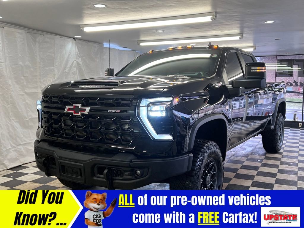 2024 Chevrolet Silverado 2500HD ZR2 photo 2