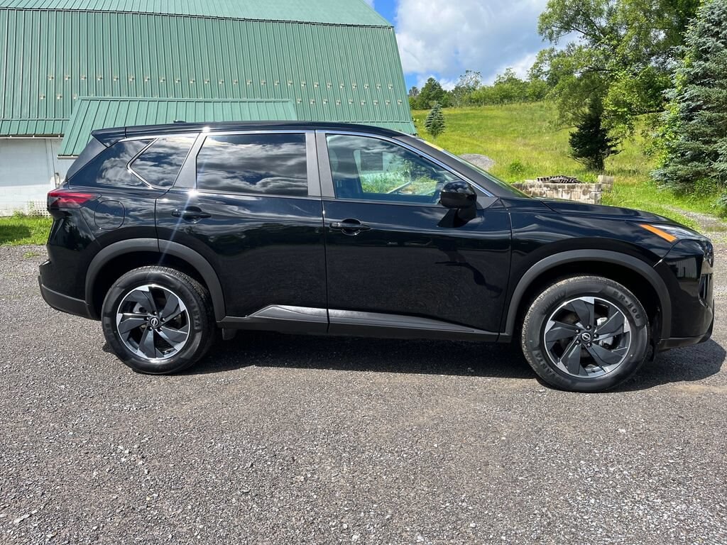 Used 2024 Nissan Rogue SV SUV