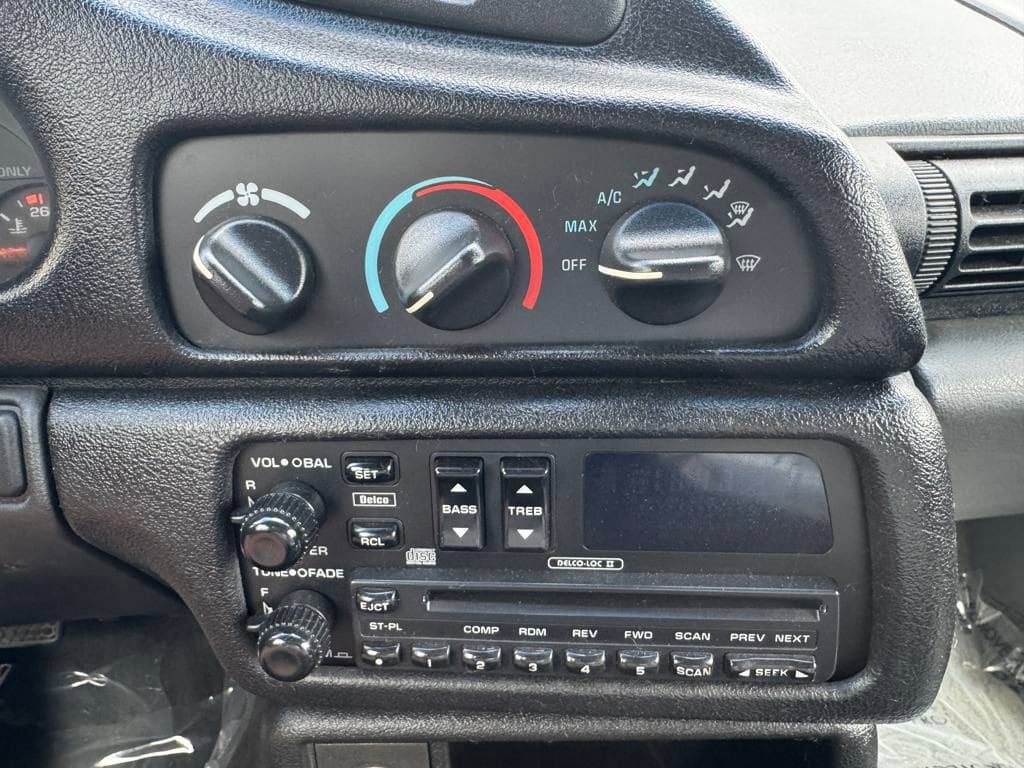 1995 Chevrolet Camaro - Photo 9