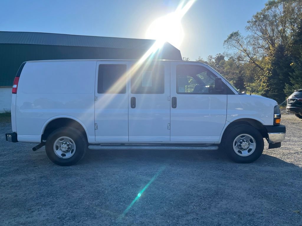 2023 Chevrolet Express 2500 Cargo Van photo 4