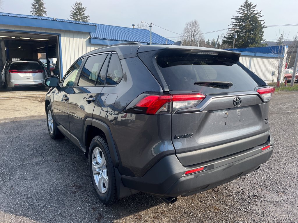 2021 Toyota RAV4 XLE - Photo 12