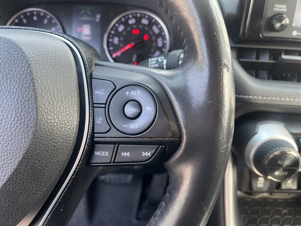 2021 Toyota RAV4 XLE - Photo 20
