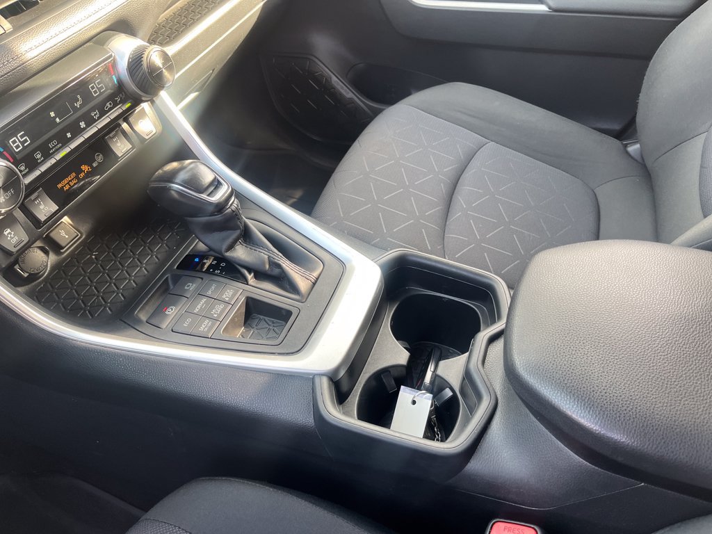 2021 Toyota RAV4 XLE - Photo 23