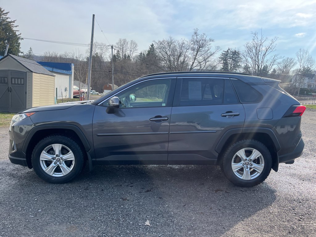 2021 Toyota RAV4 XLE - Photo 13