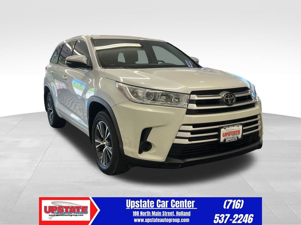 Used 2018 Toyota Highlander LE SUV