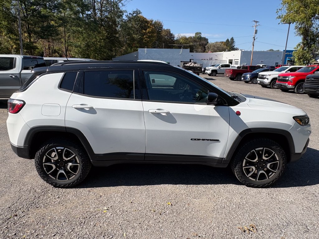 2025 Jeep Compass Trailhawk - Photo 9