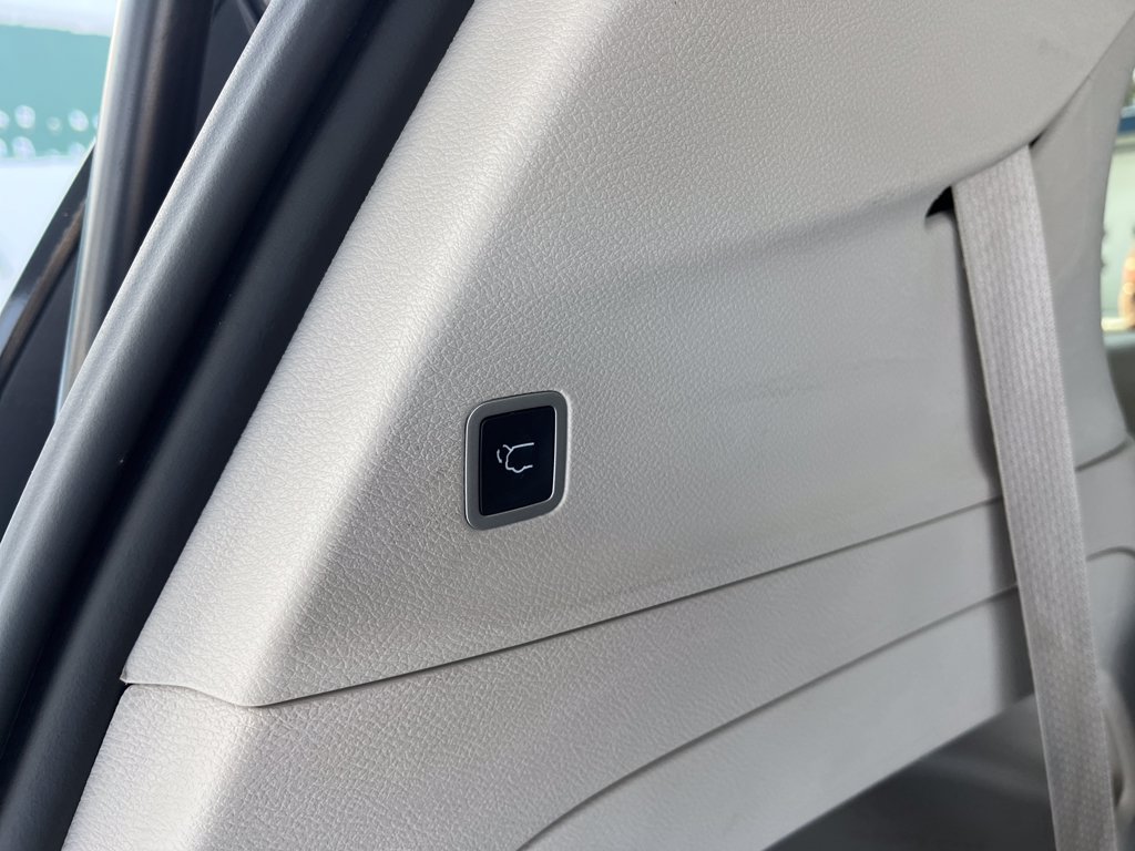 2023 Chrysler Pacifica Touring L - Photo 36