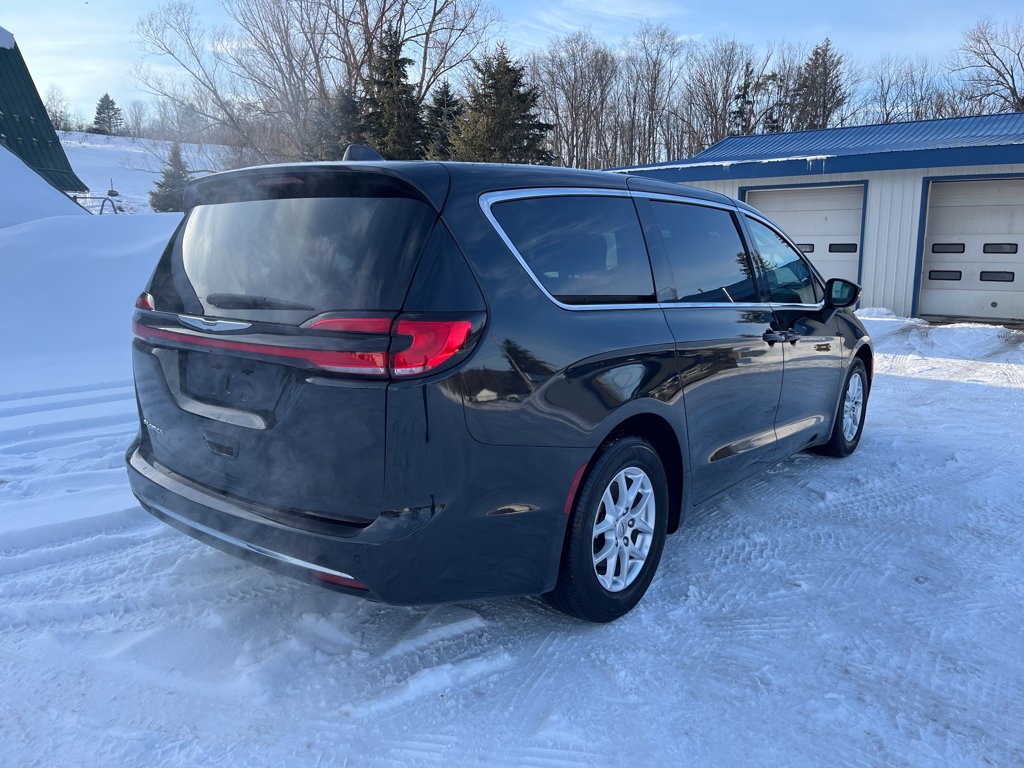 2023 Chrysler Pacifica Touring L - Photo 9