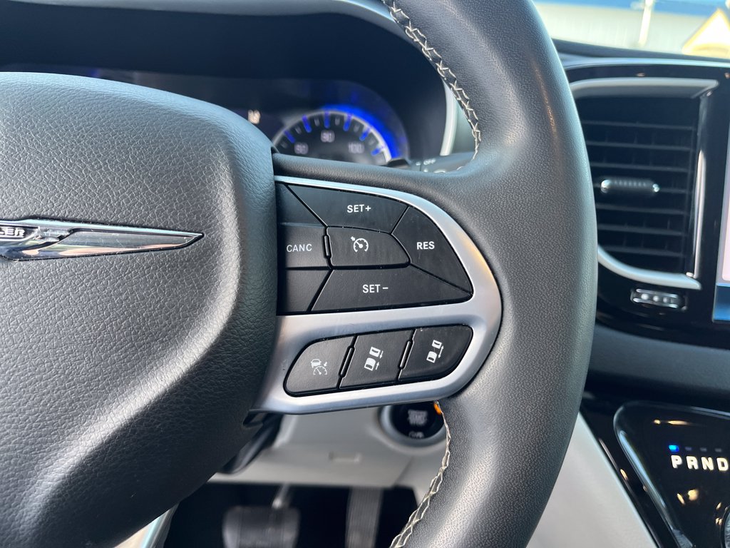 2023 Chrysler Pacifica Touring L - Photo 18