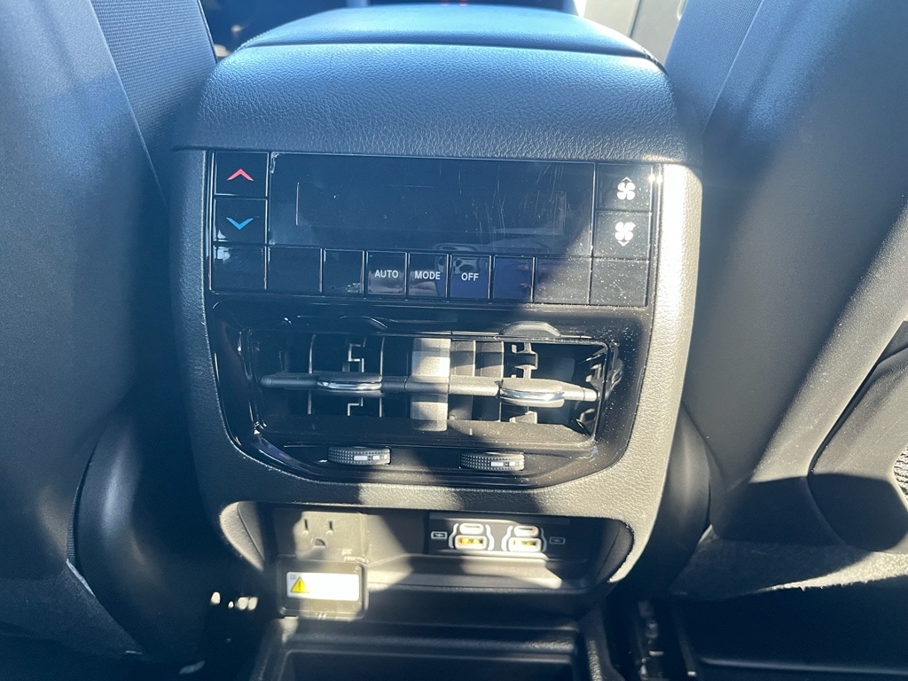 2025 Jeep Grand Cherokee L Altitude - Photo 9