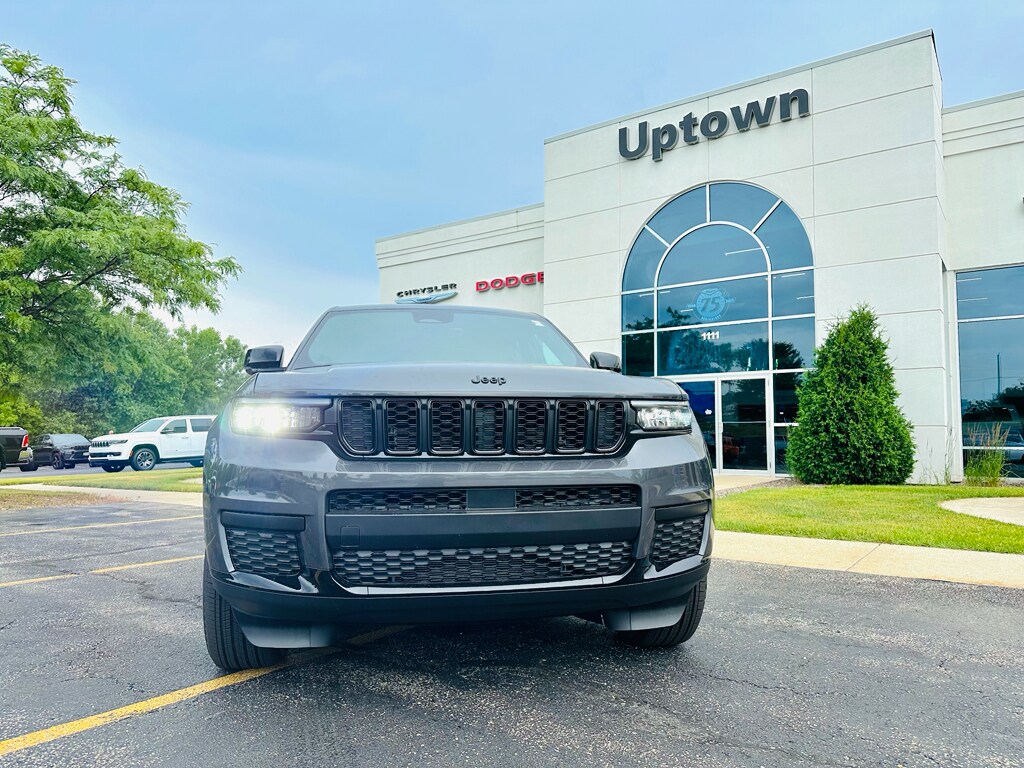 2025 Jeep Grand Cherokee Altitude X photo 3