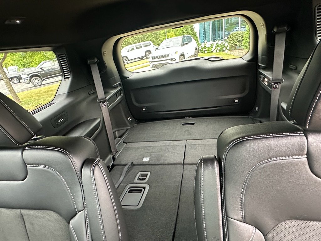 2025 Jeep Grand Cherokee L Altitude - Photo 9