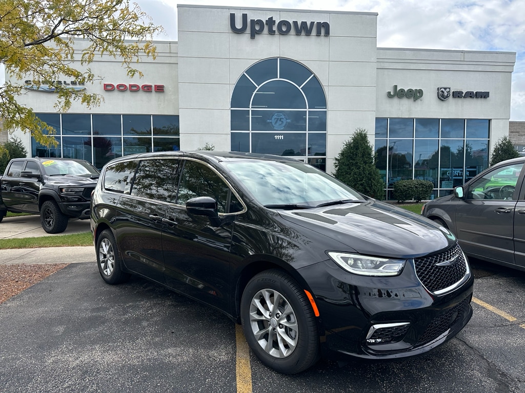 2026 Chrysler Pacifica Passenger Van 