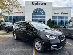 2026 Chrysler Pacifica Select Passenger Van