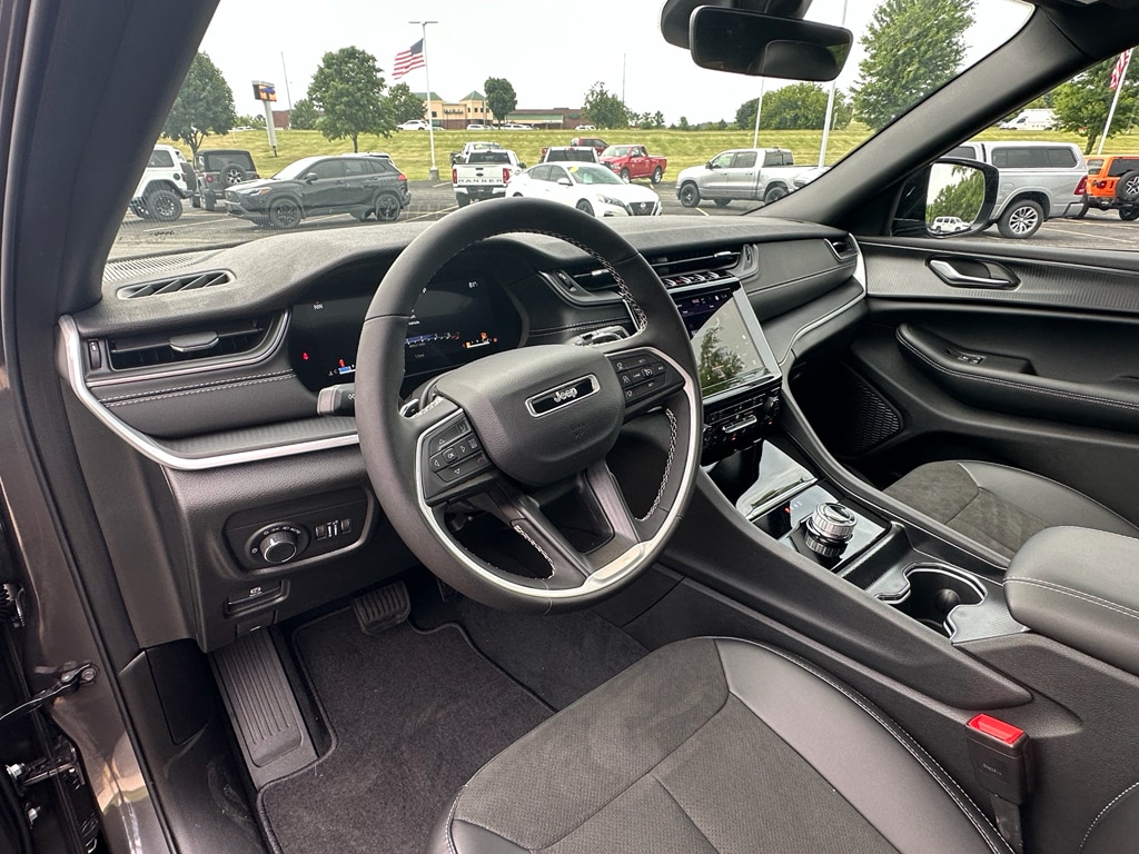 2025 Jeep Grand Cherokee L Altitude - Photo 15