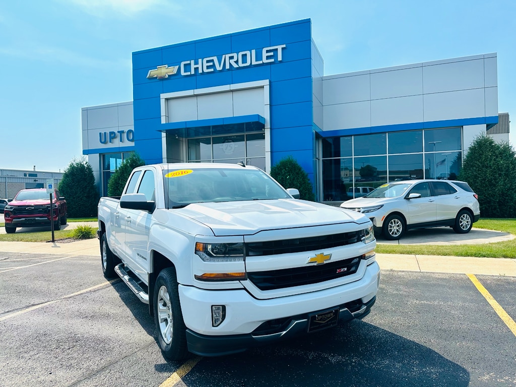 Used 2016 Chevrolet Silverado 1500 LT with VIN 1GCVKREC8GZ405262 for sale in Slinger, WI