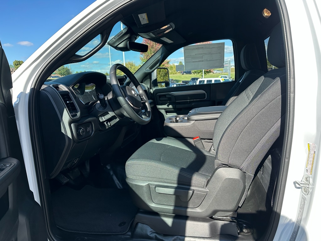 2026 RAM 3500 Tradesman - Photo 12