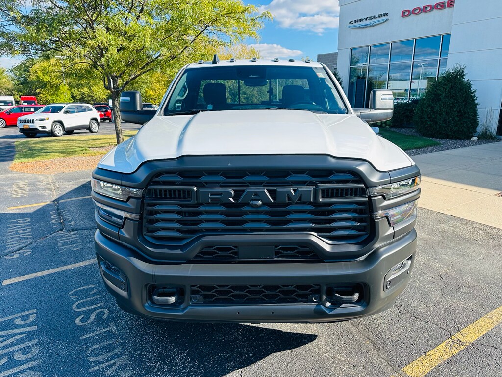 2026 RAM 3500 Tradesman - Photo 5