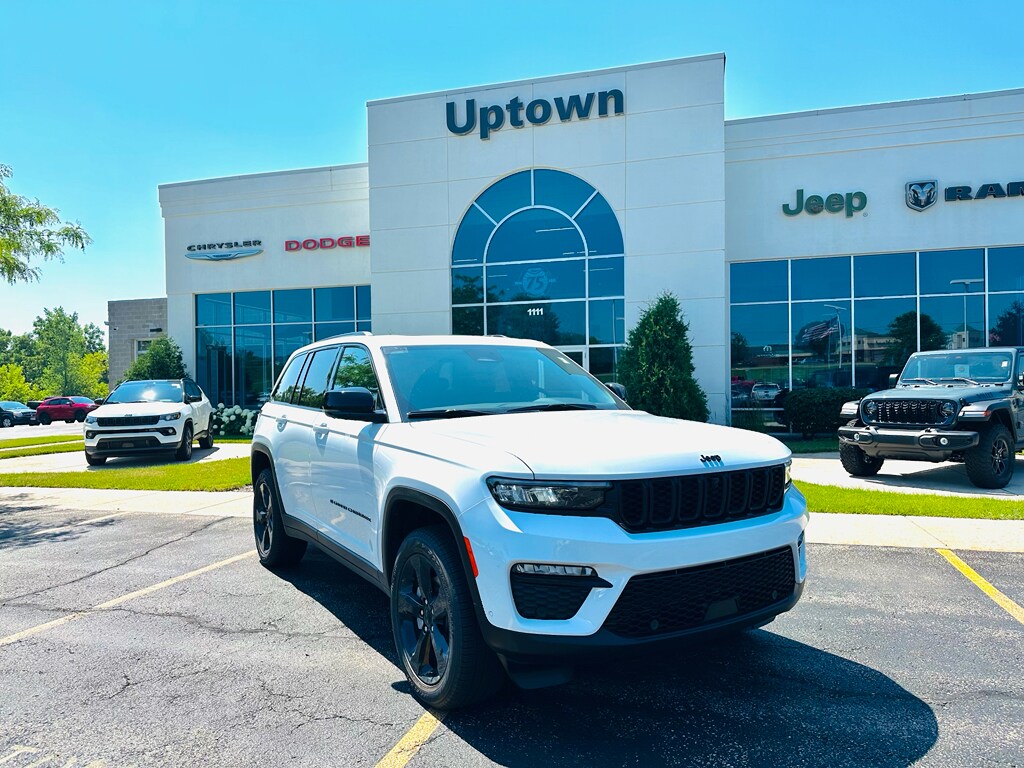 2025 Jeep Grand Cherokee Limited photo 2