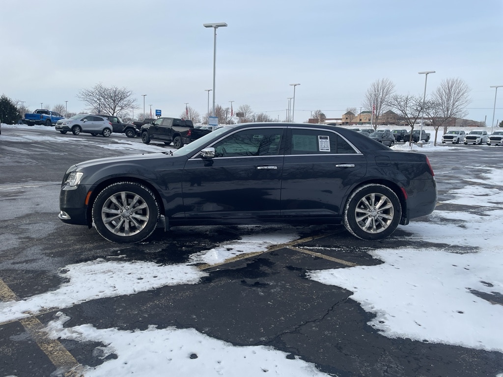 Used 2018 Chrysler 300C Limited Sedan