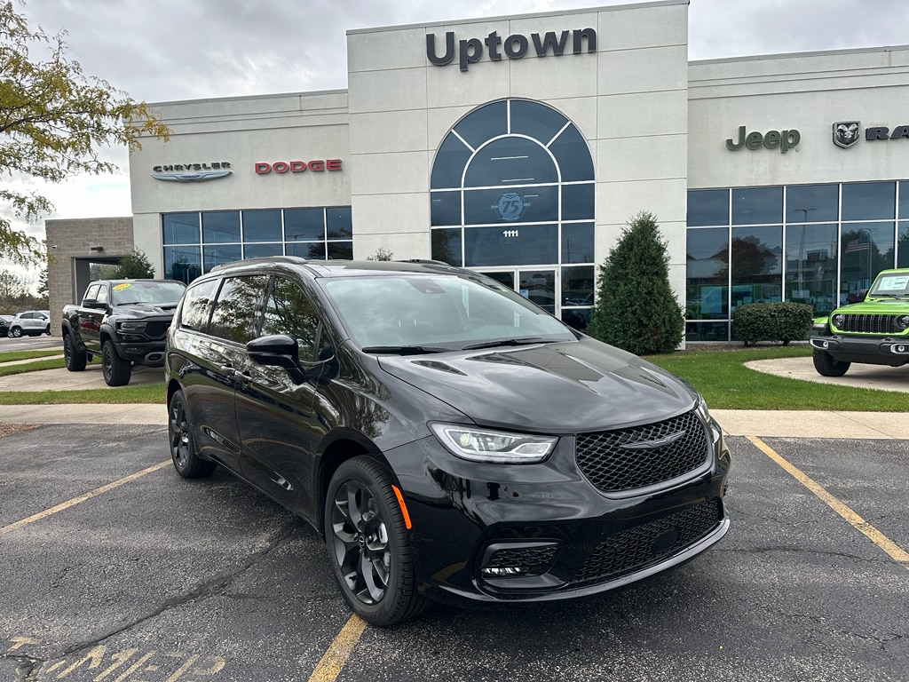 New 2026 Chrysler Pacifica Select Passenger Van