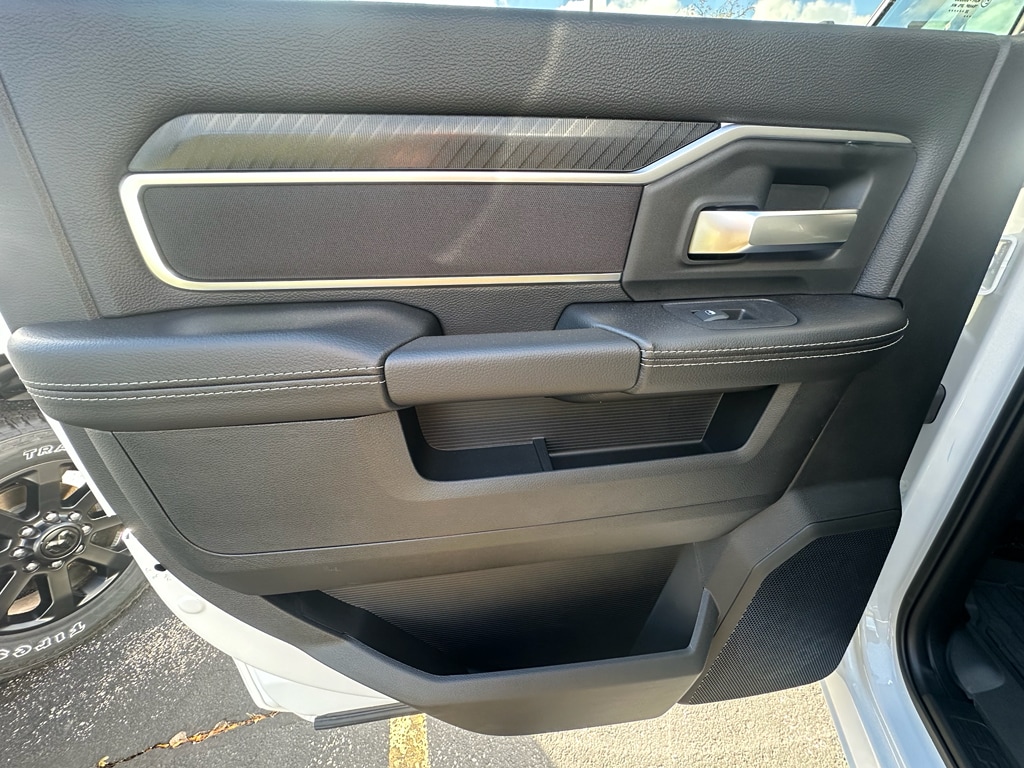 2026 RAM 2500 Big Horn - Photo 8