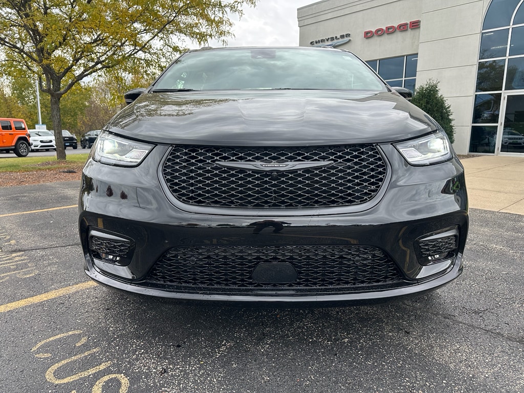 New 2026 Chrysler Pacifica Select Passenger Van