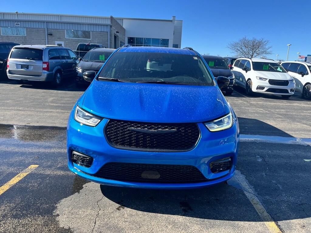 New 2026 Chrysler Pacifica Select Passenger Van