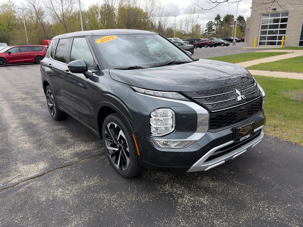 2024 Mitsubishi Outlander SE S-AWC's photo