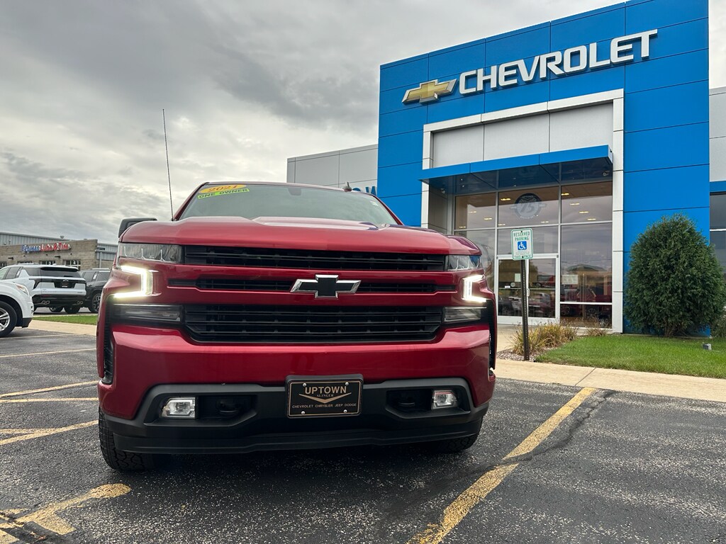 2021 Chevrolet Silverado 1500 RST photo 2