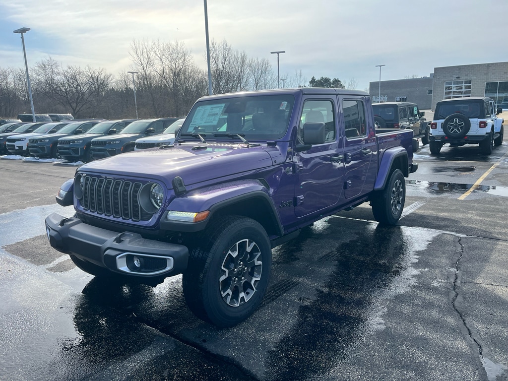 2026 Jeep Gladiator Sahara Auto's photo