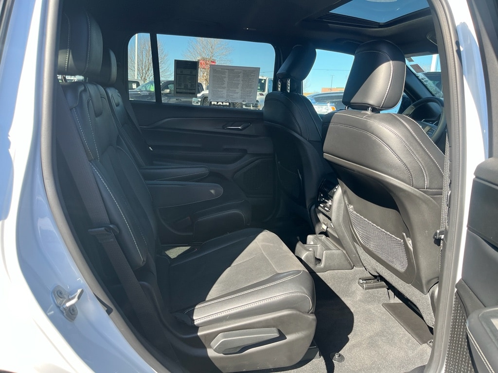 2025 Jeep Grand Cherokee L Altitude - Photo 16