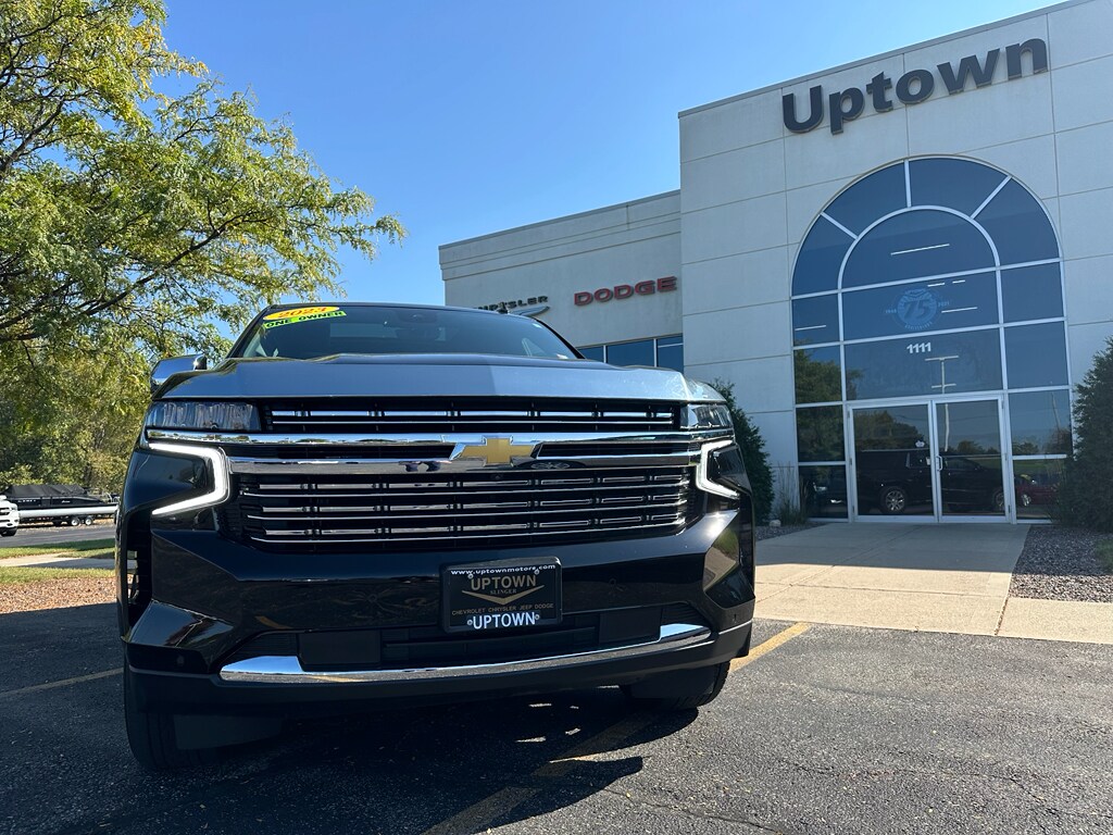 2023 Chevrolet Suburban Premier photo 3