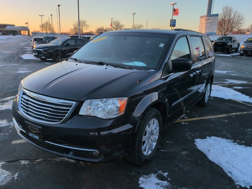 2016 Chrysler Town & Country Touring