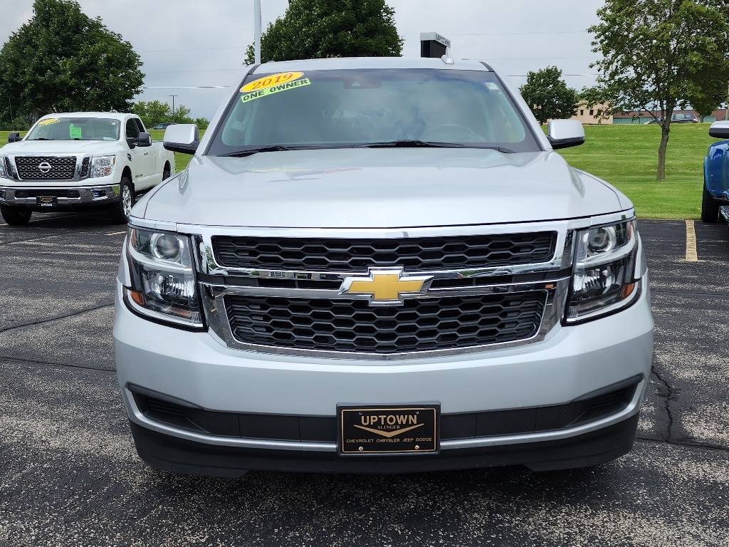 Used 2019 Chevrolet Suburban LT with VIN 1GNSKHKC8KR261651 for sale in Slinger, WI