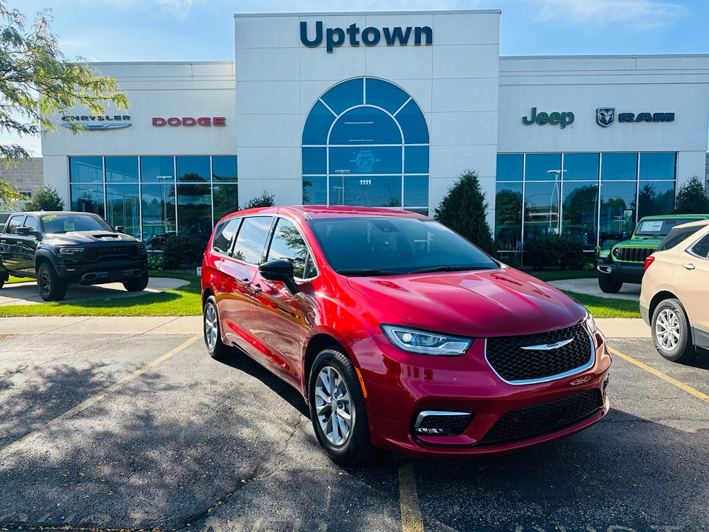 2026 Chrysler Pacifica Passenger Van 