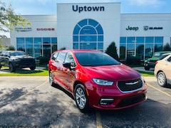 2026 Chrysler Pacifica Select Passenger Van