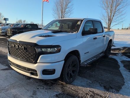 2026 Ram 1500 EXPRESS CREW CAB 4X4 5'7 BOX Pickup