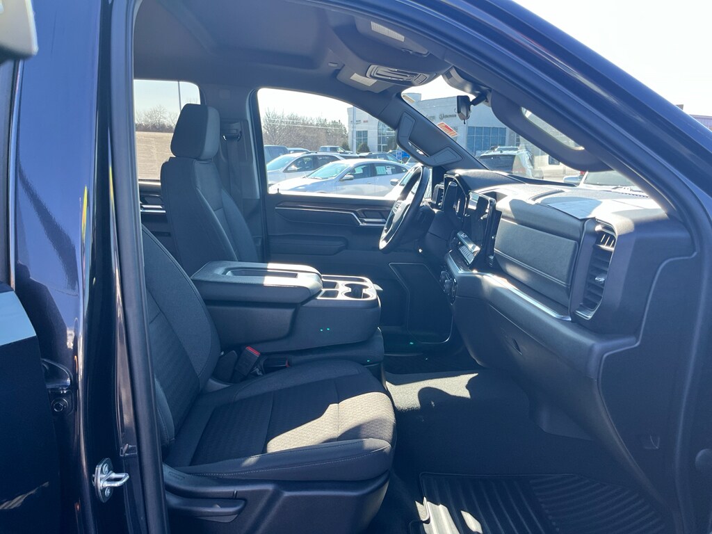 2022 Chevrolet Silverado 1500 LT - Photo 15