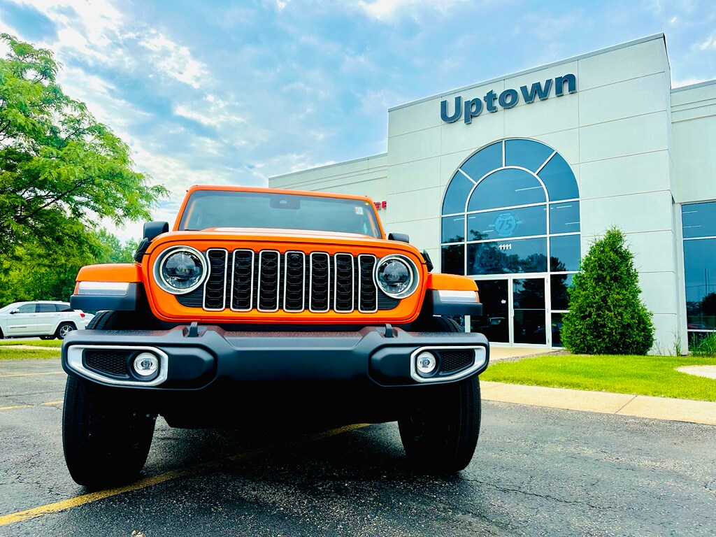 2025 Jeep Wrangler Sahara photo 3