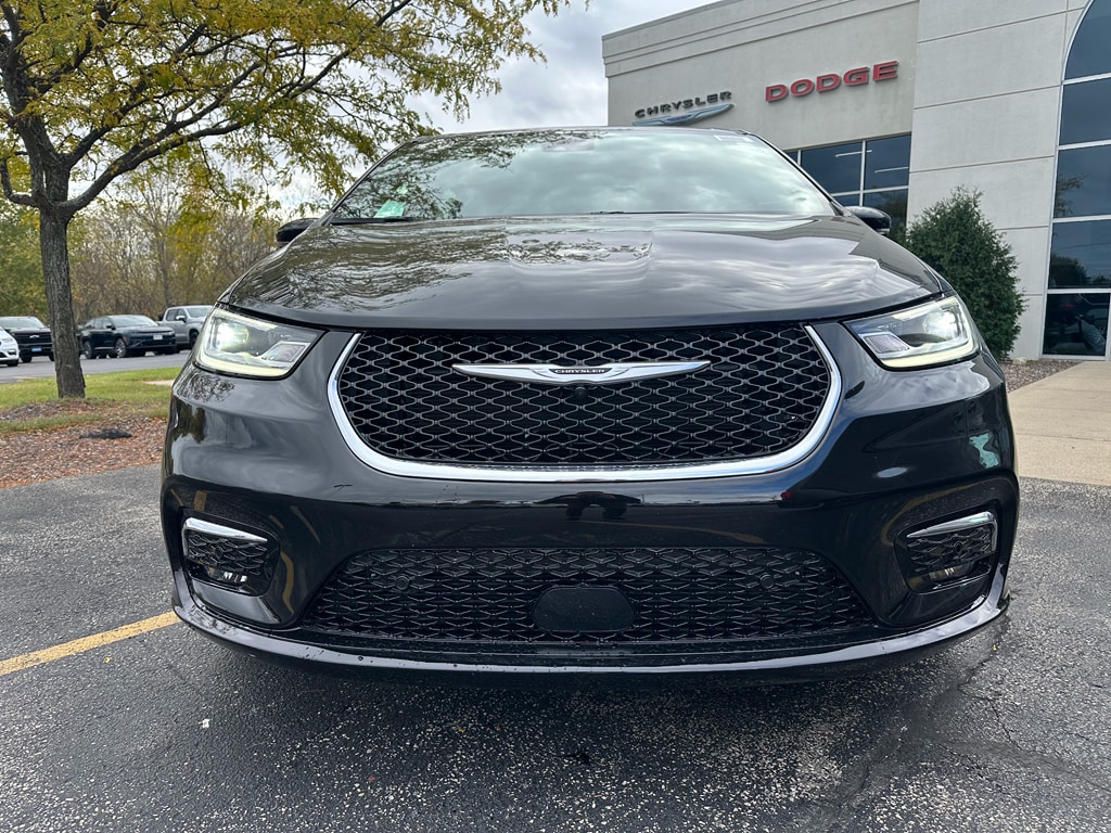 New 2026 Chrysler Pacifica SELECT AWD Passenger Van