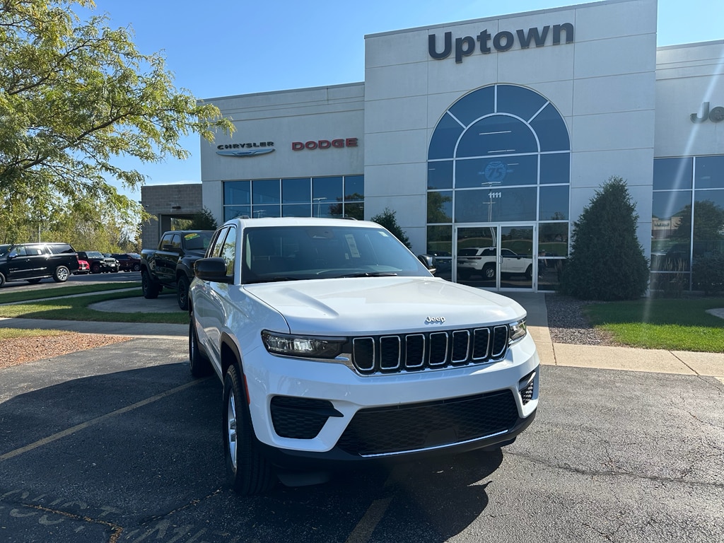 New 2025 Jeep Grand Cherokee Laredo Sport Utility
