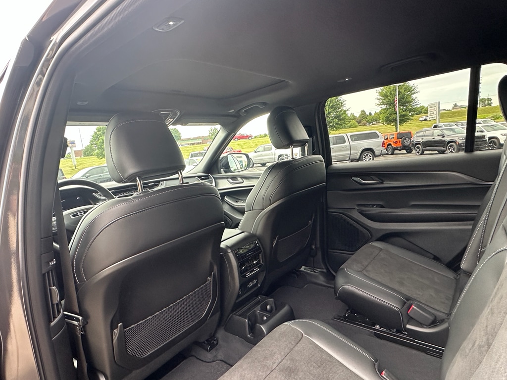 2025 Jeep Grand Cherokee L Altitude - Photo 12
