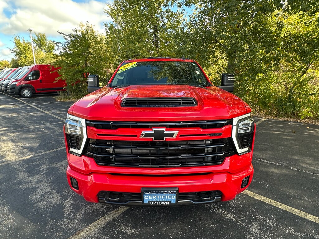 2024 Chevrolet Silverado 2500HD LT photo 3