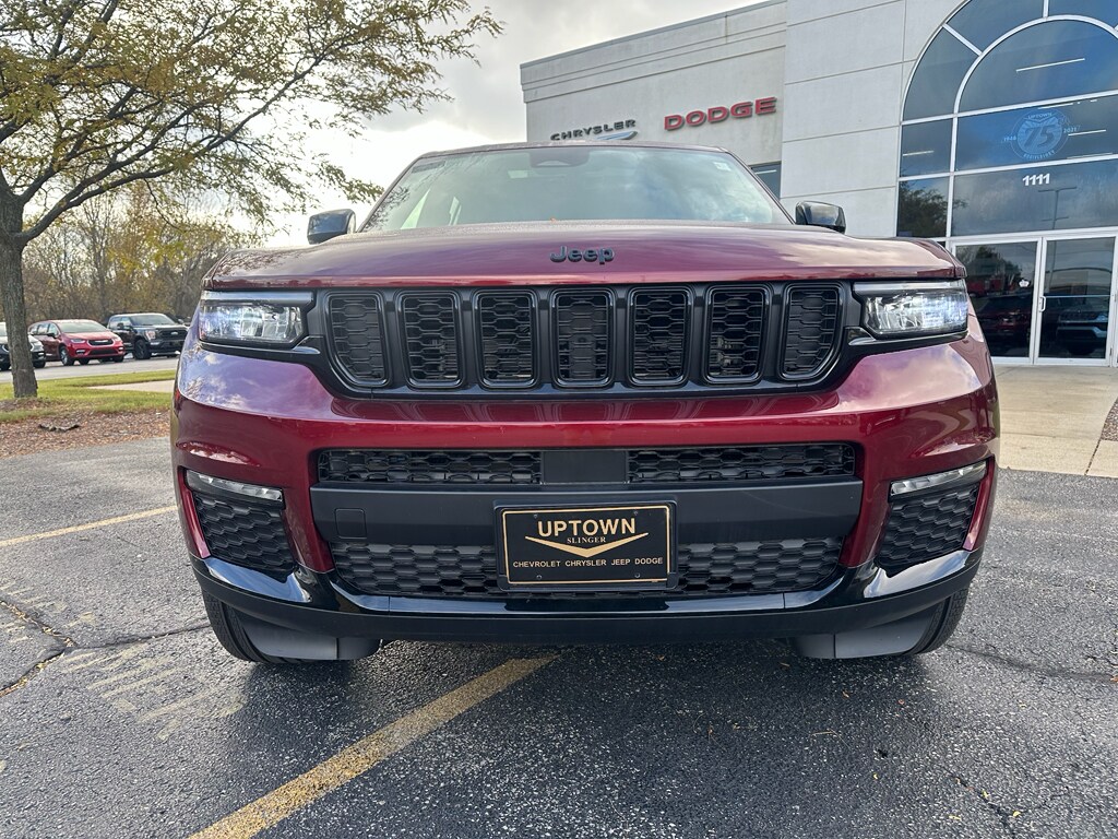 2025 Jeep Grand Cherokee Limited photo 3