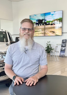 Staff member Roland Hayward from ID_22cec0a7ee5d